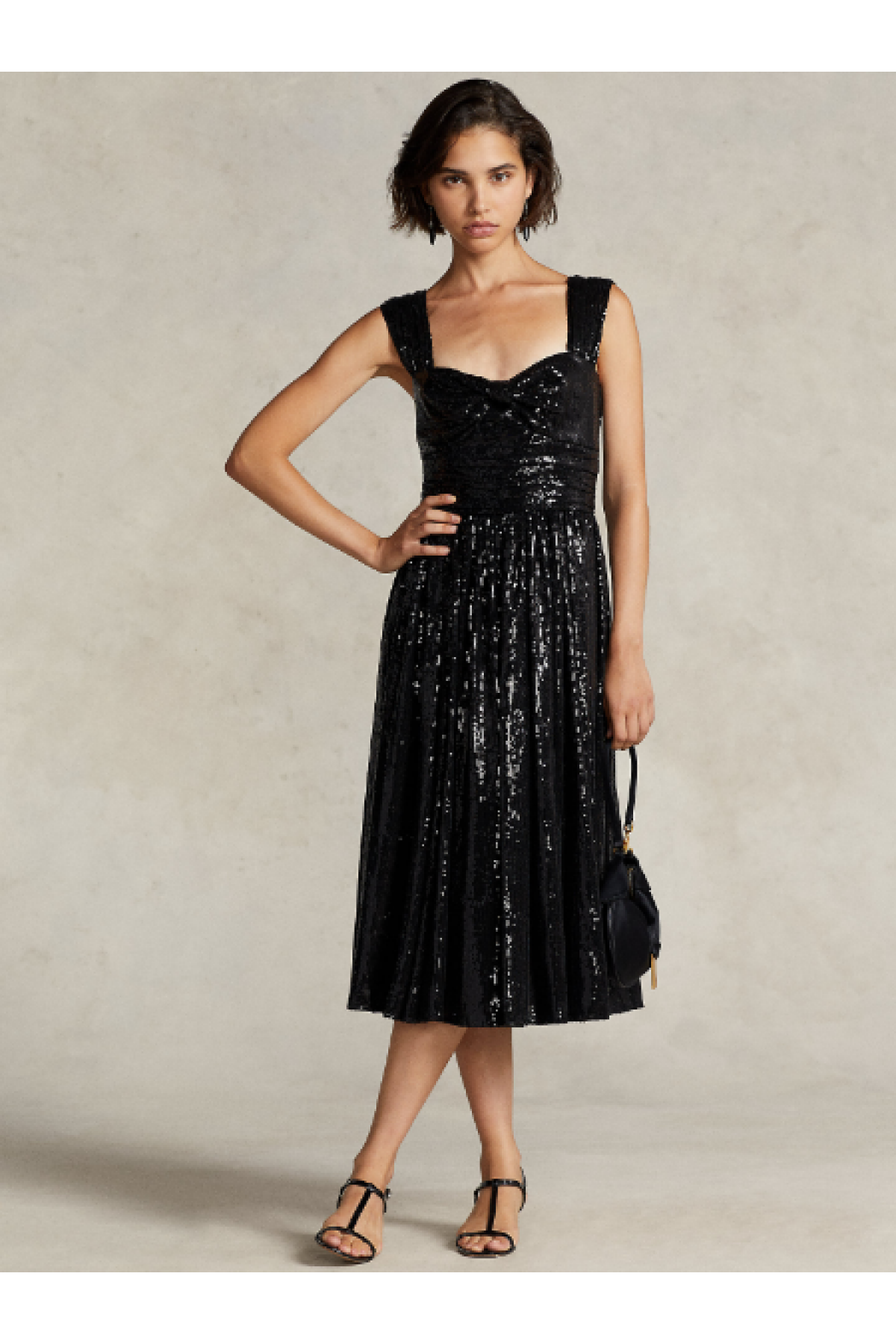 Uzun Kısa Detaylı Elbise